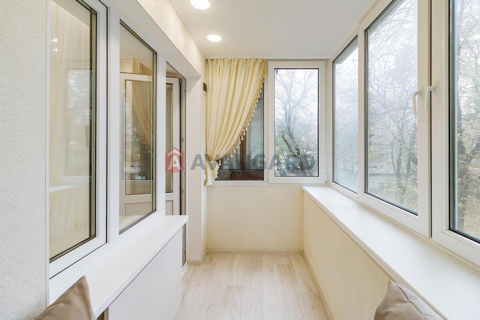 2 ��. ��������, 46/29/8 ��. �., 2/5 ������ ���� 3