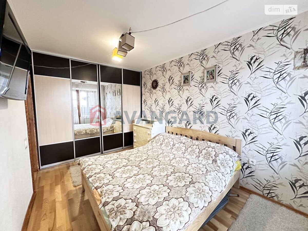 2 ��. ��������, 52/28.5/8 ��. �., 7/9 ������ ���� 3