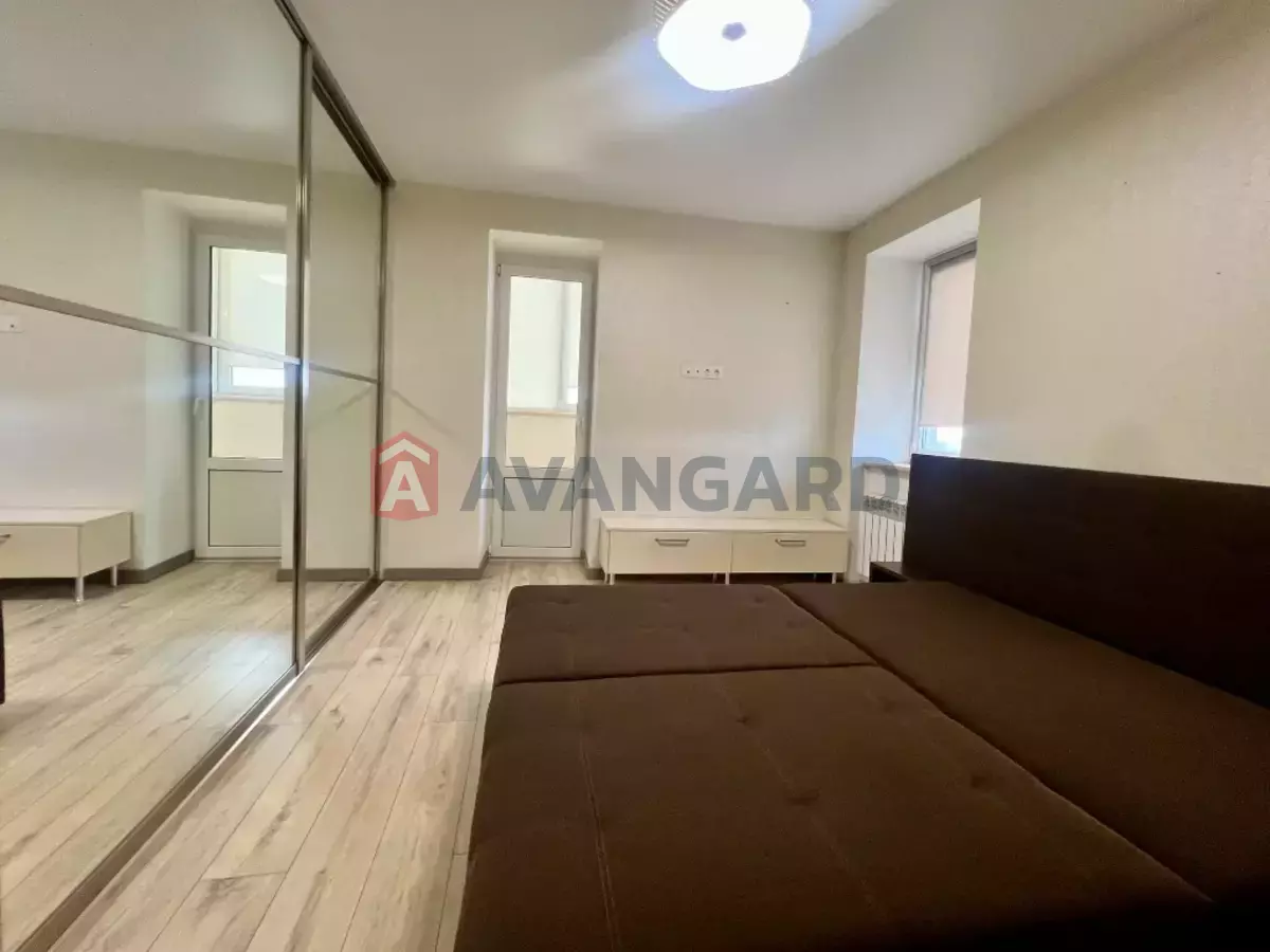 3 ��. ��������, 78/-/35 ��. �., 8/10 ������ ���� 8