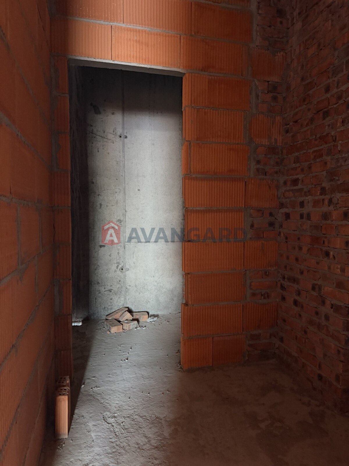 2 ��. ��������, 69.54/24/18.5 ��. �., 4/4 ������ ���� 2