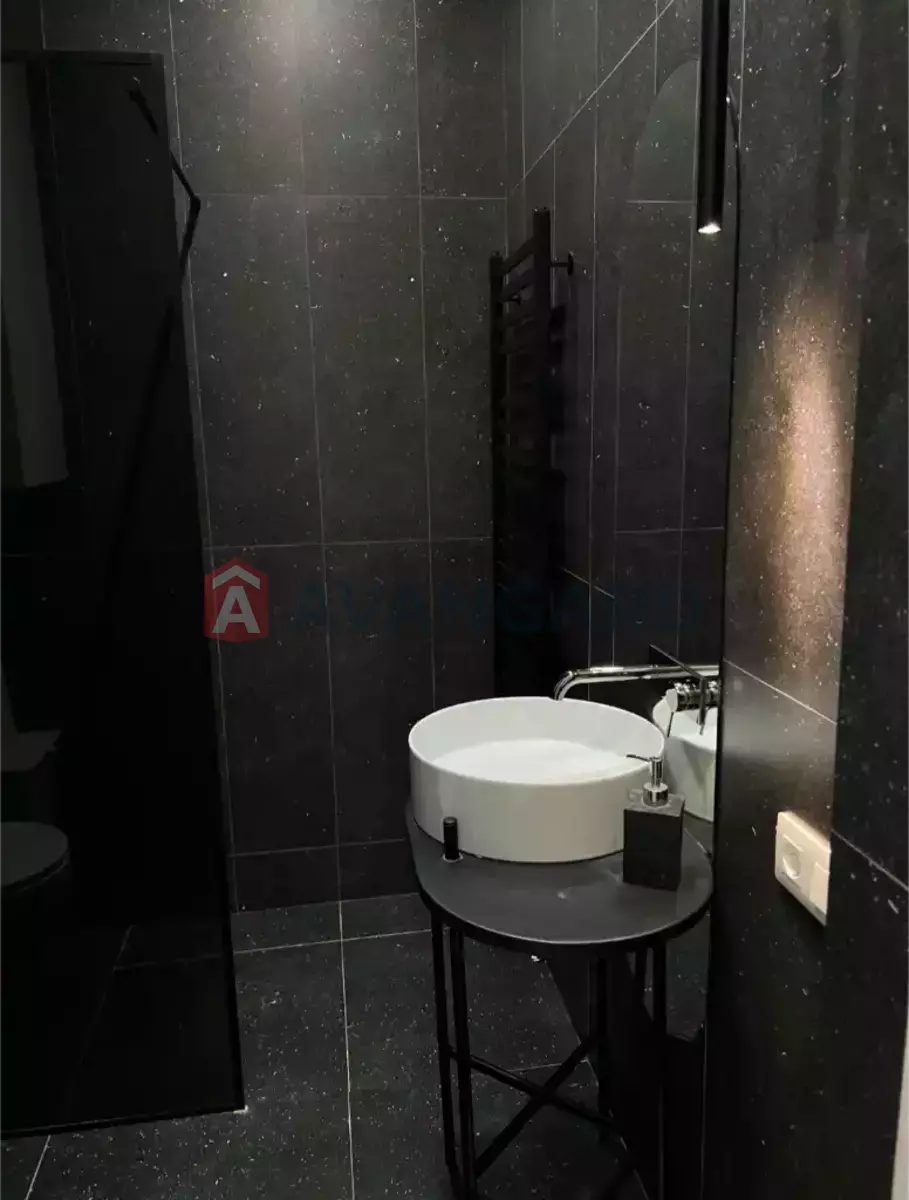 1 ��. ��������, 40/-/- ��. �., 8/19 ������ ���� 5