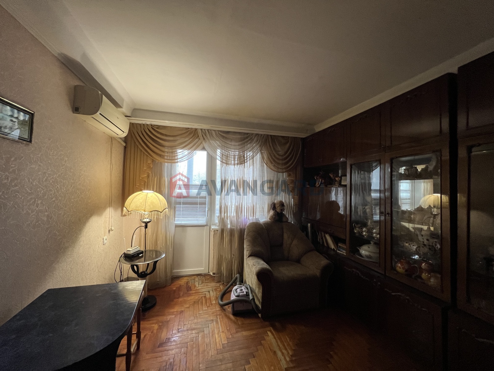 3 ��. ��������, 67/-/6 ��. �., 3/5 ������ ���� 9