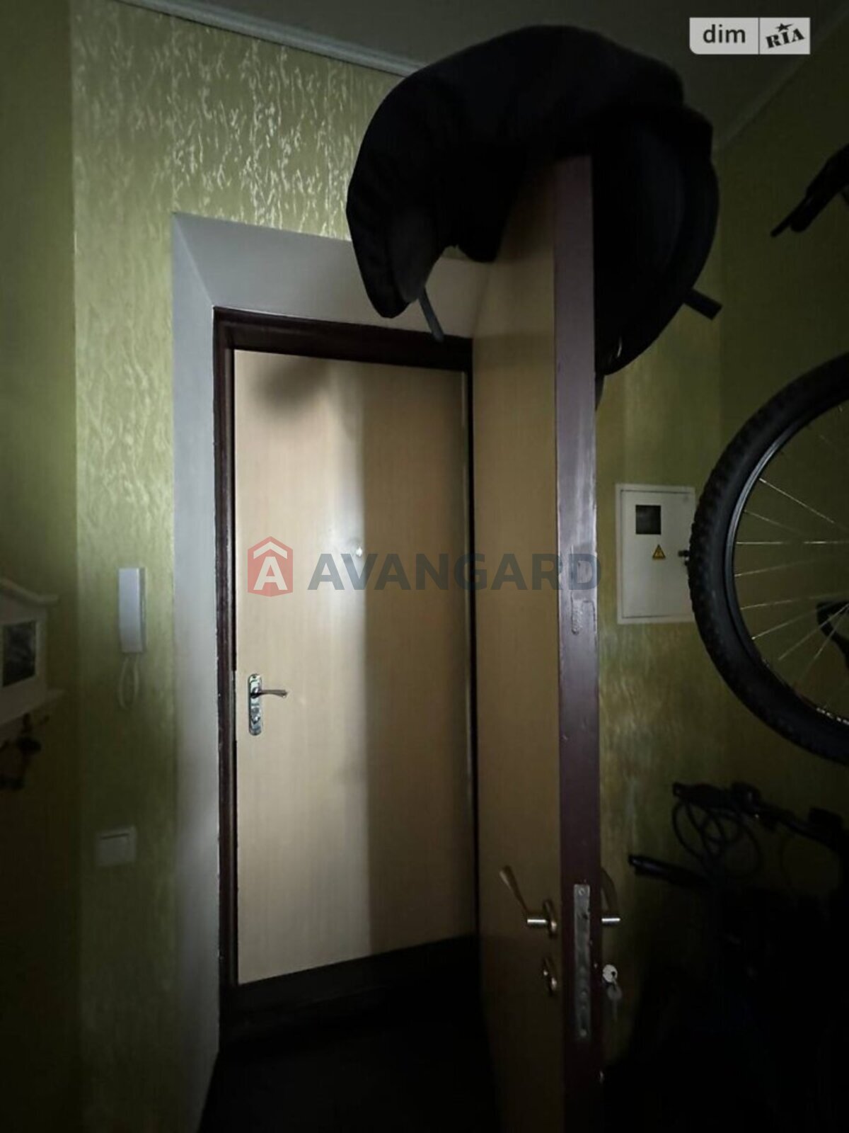 3 ����. ��������, 70/40/7 ��. �., 1/6 ���� ���� 21