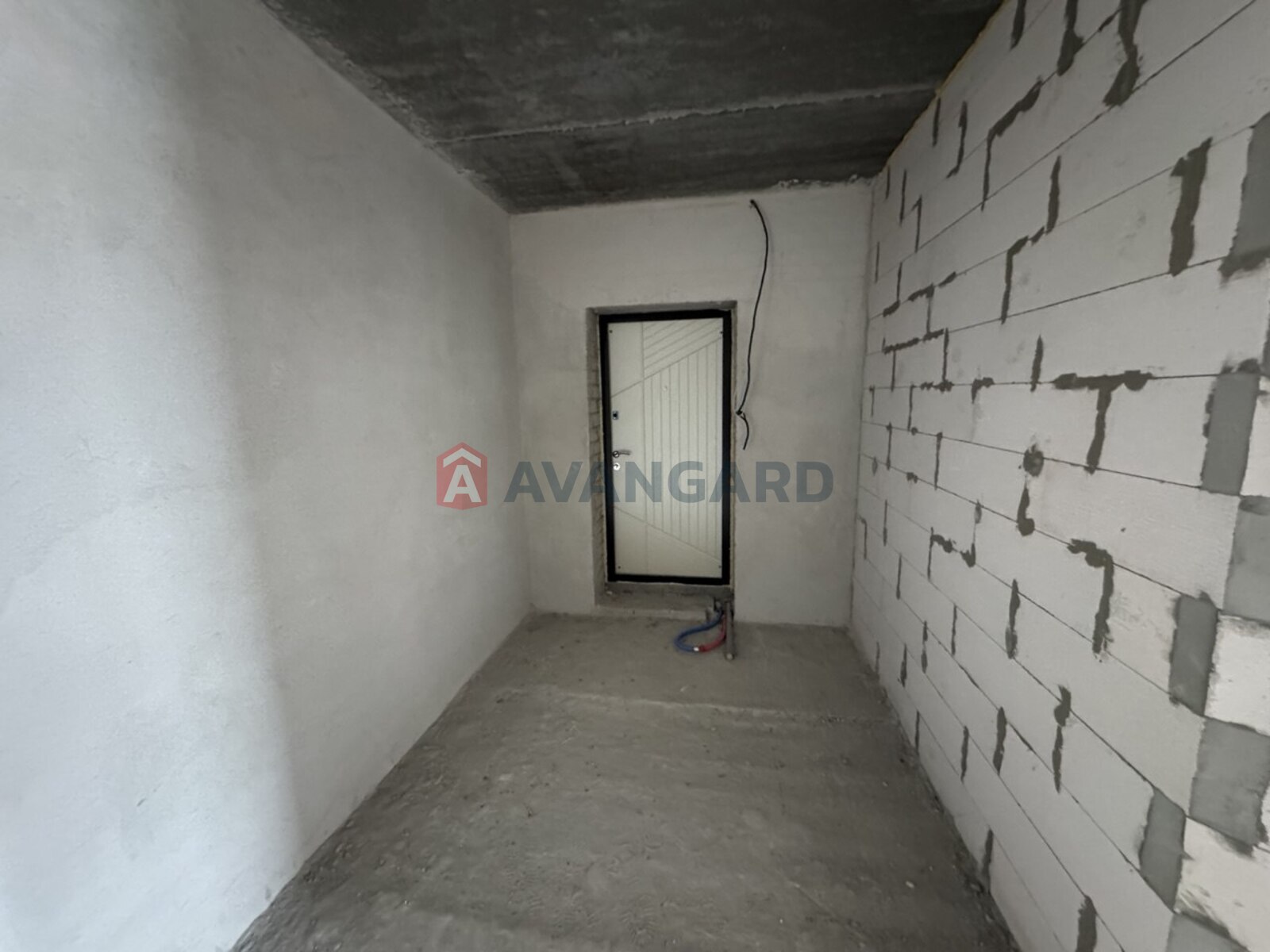 2 ����. ��������, 73/37/14 ��. �., 10/10 ���� ���� 17