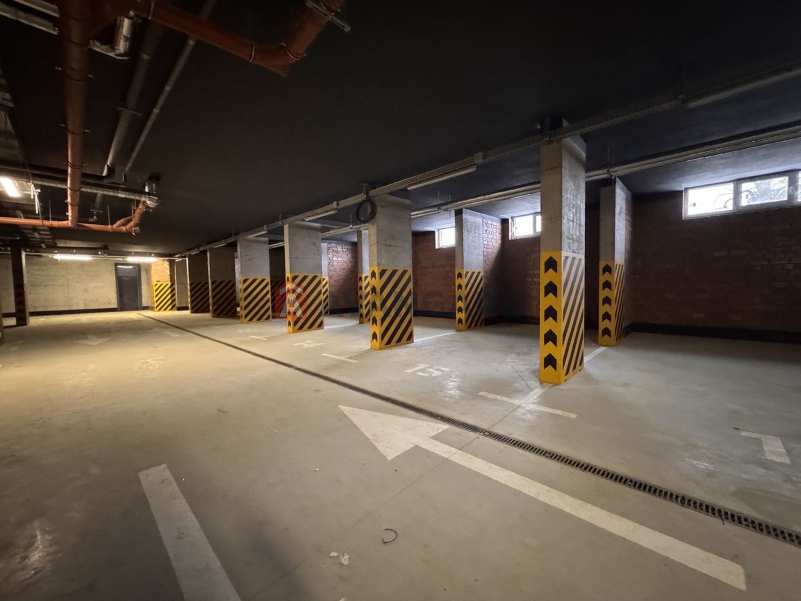 1 ��. ��������, 26/15/5 ��. �., 4/5 ������ ���� 14