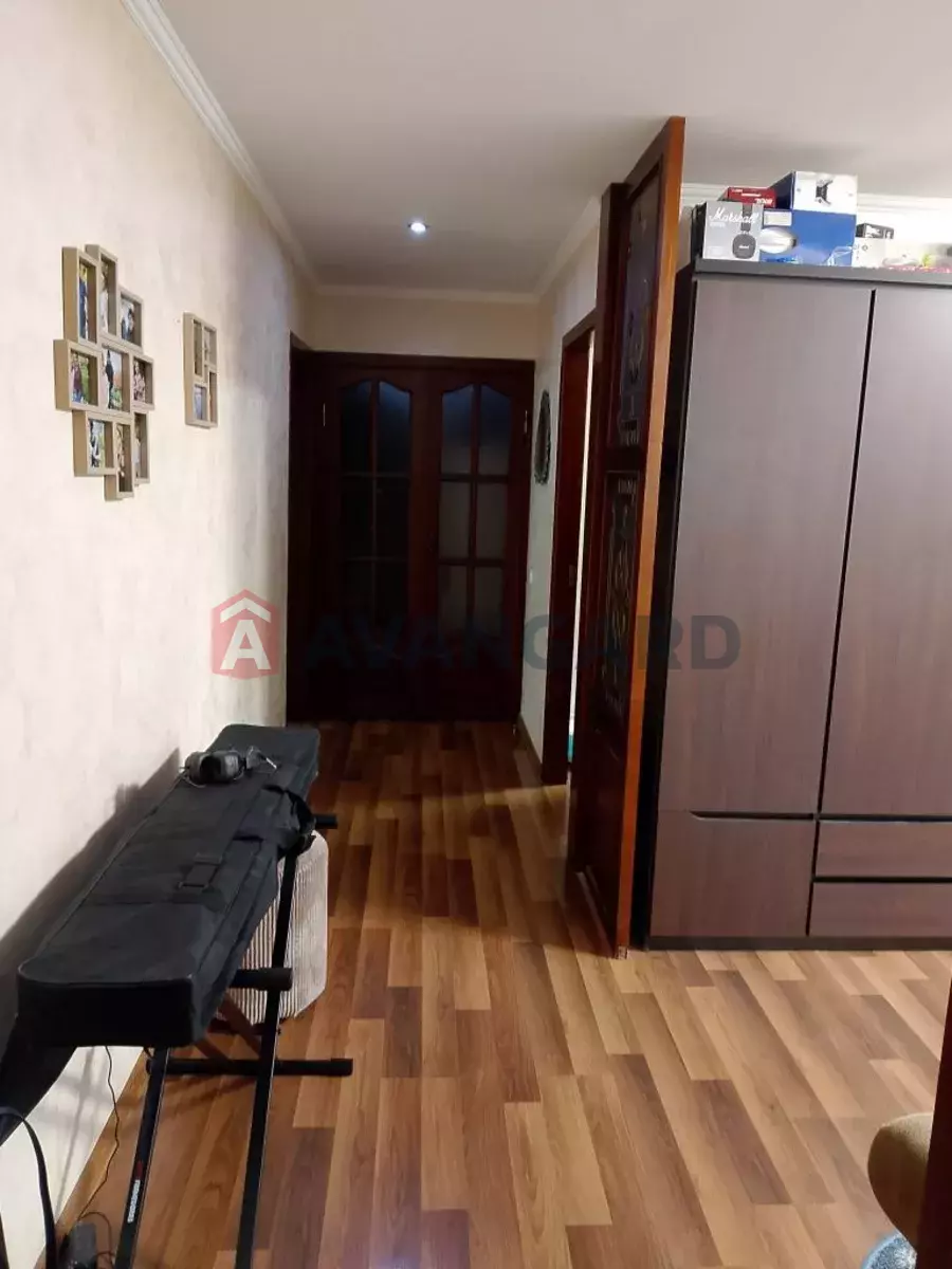 3 ��. ��������, 71/-/9 ��. �., 3/9 ������ ���� 21