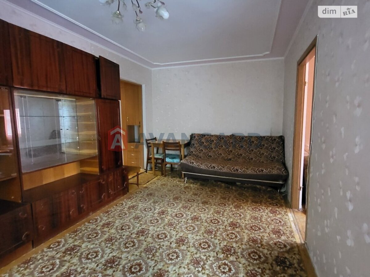 4 ��. ��������, 60/43/5 ��. �., 2/5 ������ ���� 3