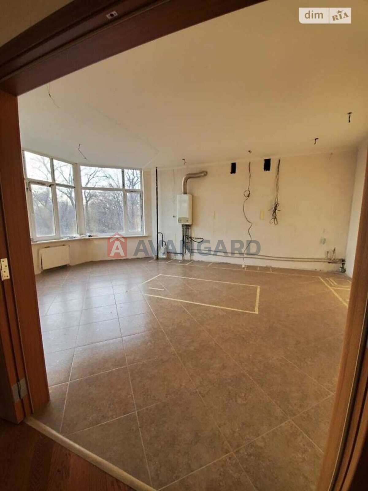 4 ����. ��������, 199/112/30 ��. �., 2/5 ���� ���� 15