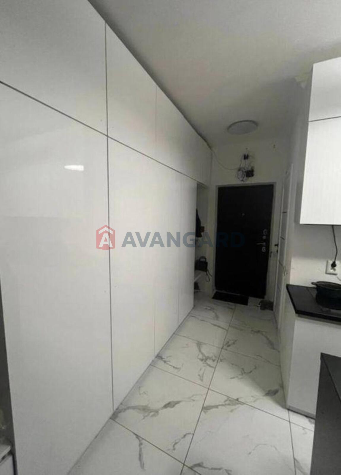 1 ��. ��������, 22/-/10 ��. �., 6/12 ������ ���� 7