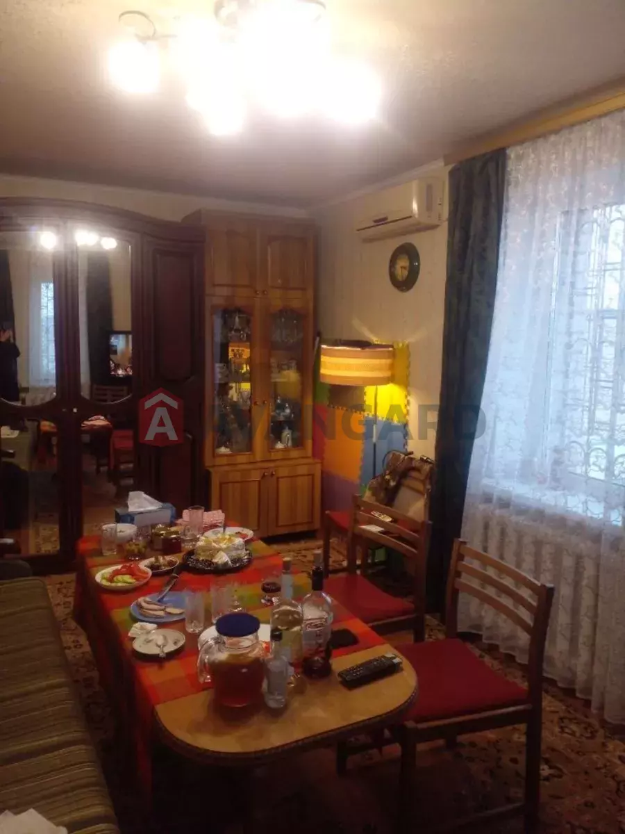 3 ��. ��������, 82/-/9 ��. �., 16/17 ������ ���� 16