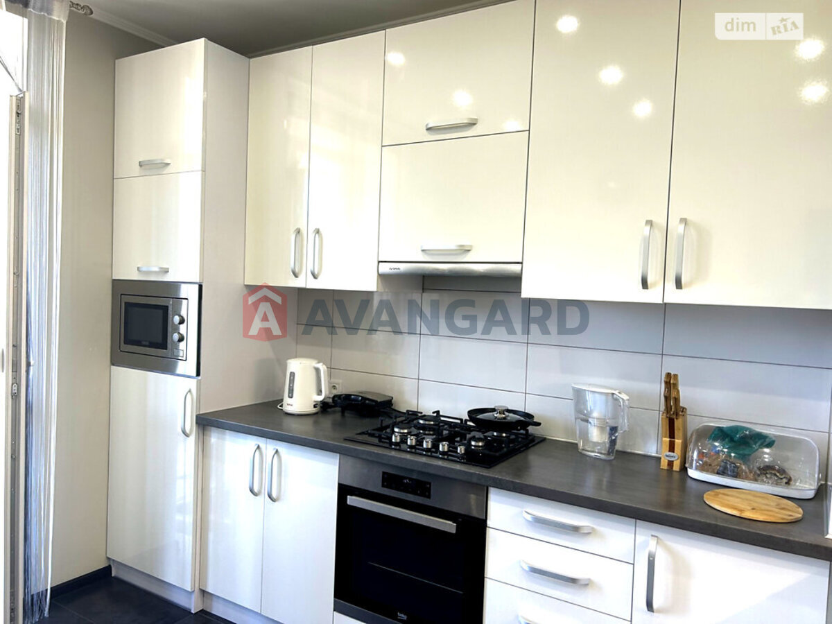 2 ��. ��������, 66/36/11 ��. �., 5/10 ������ ���� 1