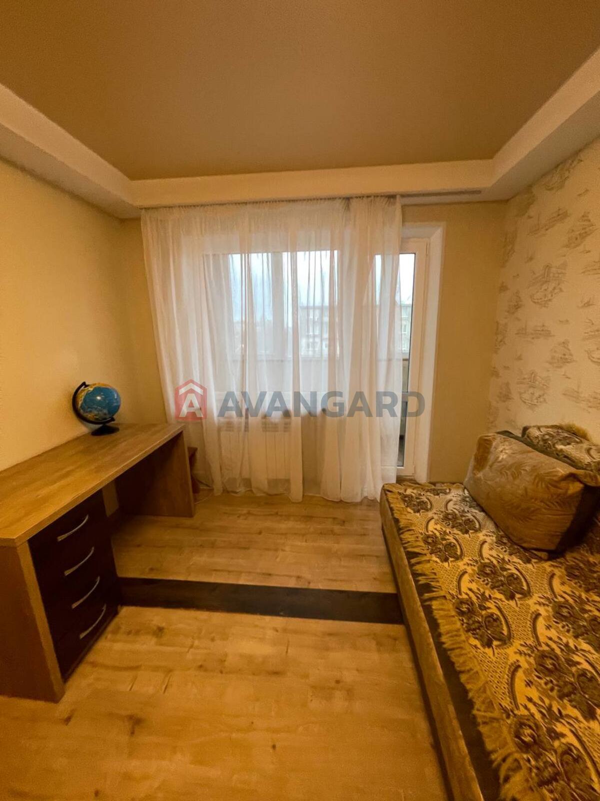 2 ��. ��������, 44/-/6 ��. �., 4/5 ������ ���� 8