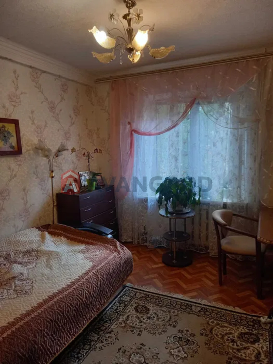 3 ��. ��������, 69/-/8 ��. �., 1/9 ������ ���� 10