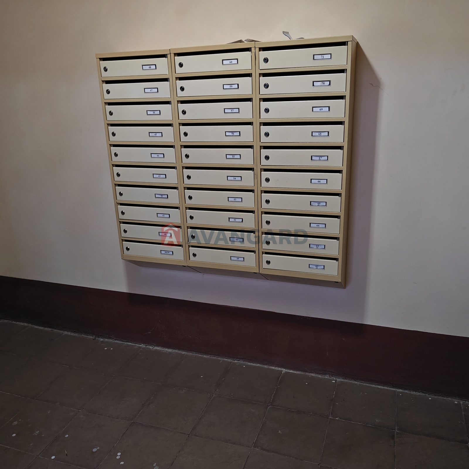 3 ��. ��������, 68/46/7 ��. �., 7/9 ������ ���� 17