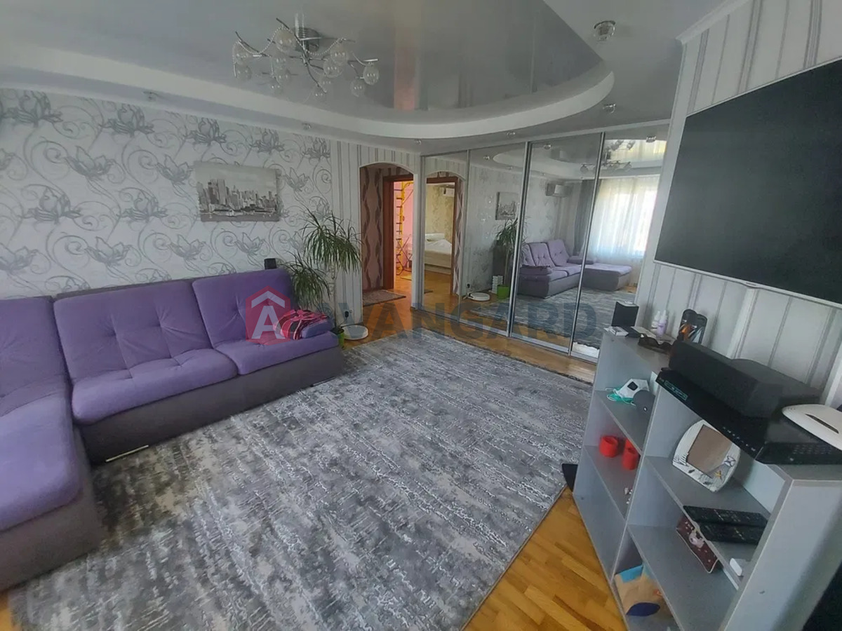 3 ��. ��������, 68/-/9 ��. �., 9/9 ������ ���� 2