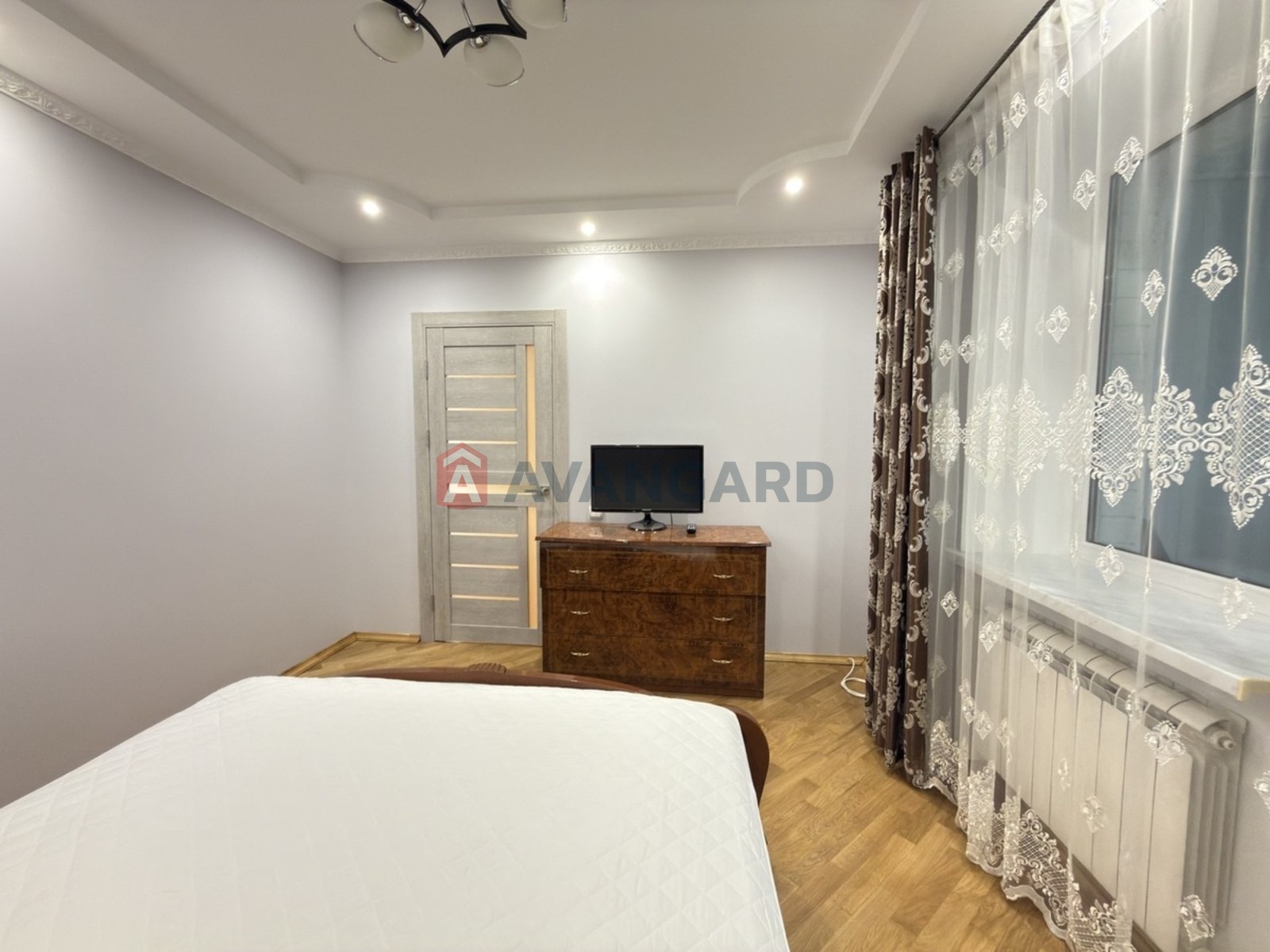 3 ��. ��������, 98/55/15 ��. �., 2/10 ������ ���� 17