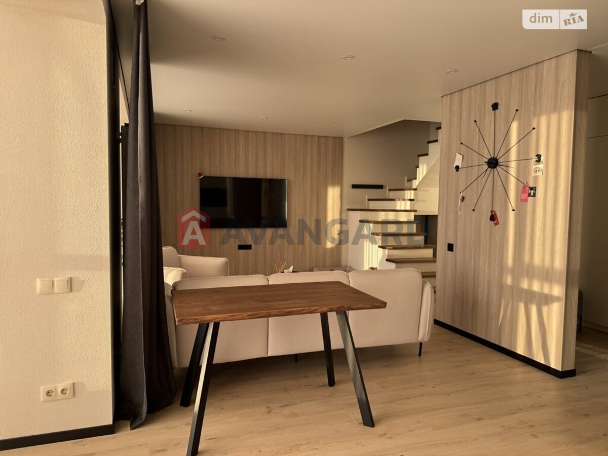 2 ��. ��������, 85/-/- ��. �., 11/11 ������ ���� 8