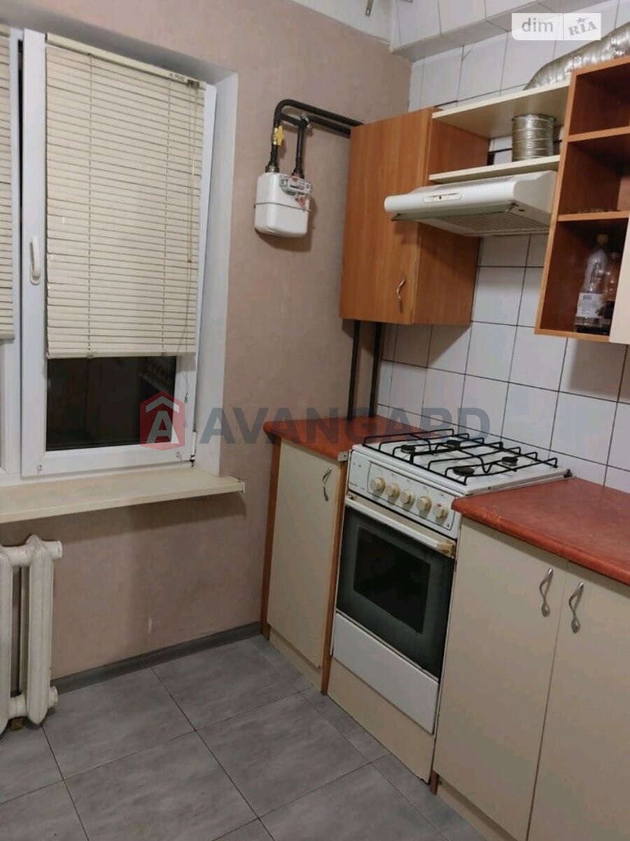 2 ��. ��������, 51/28/7 ��. �., 9/9 ������ ���� 10