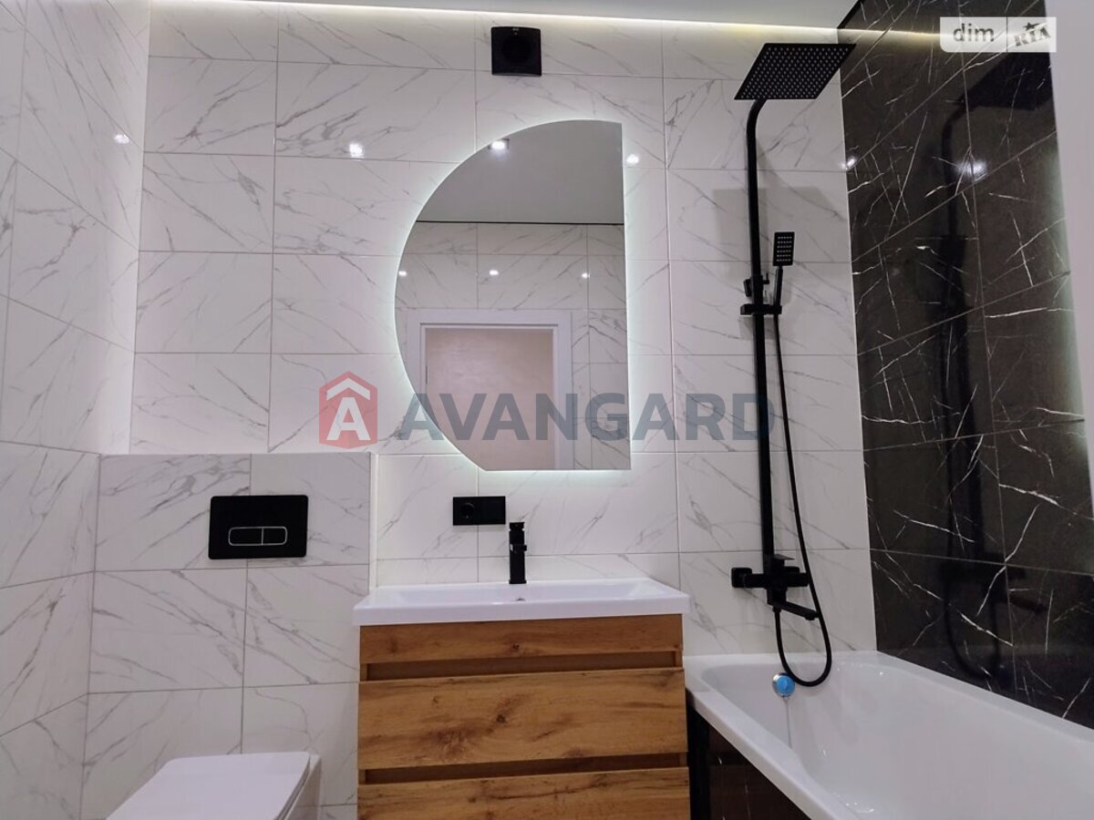 1 ����. ��������, 40/18/12 ��. �., 2/11 ���� ���� 15