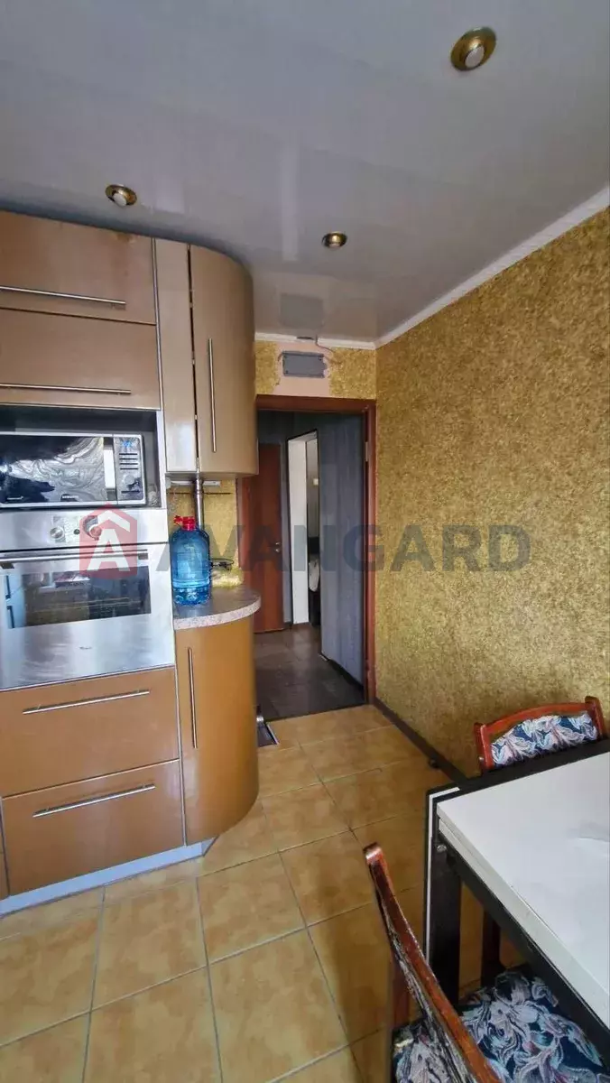 2 ��. ��������, 53/-/9 ��. �., 4/14 ������ ���� 17