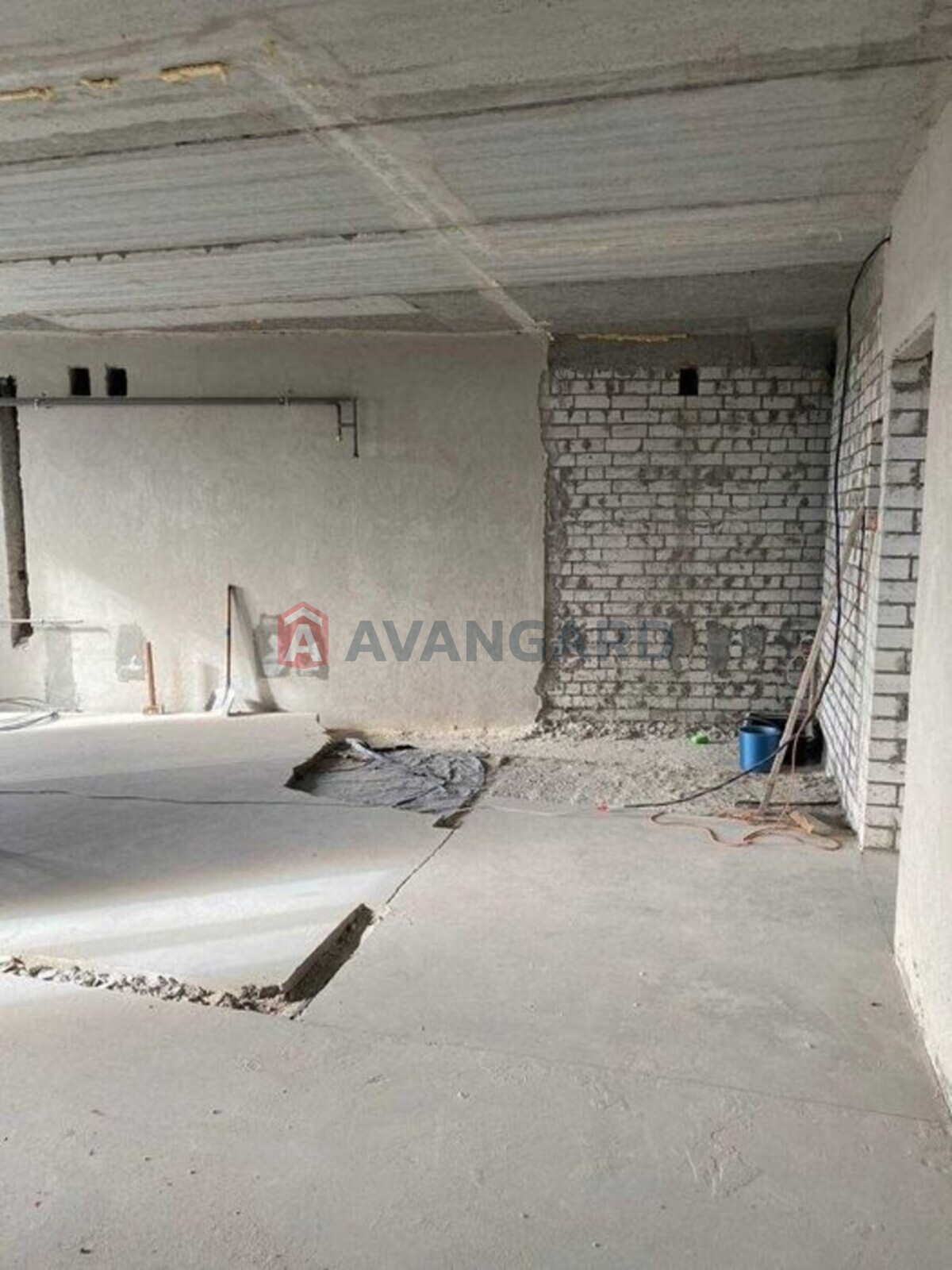 3 ��. ��������, 82/-/42 ��. �., 9/11 ������ ���� 5