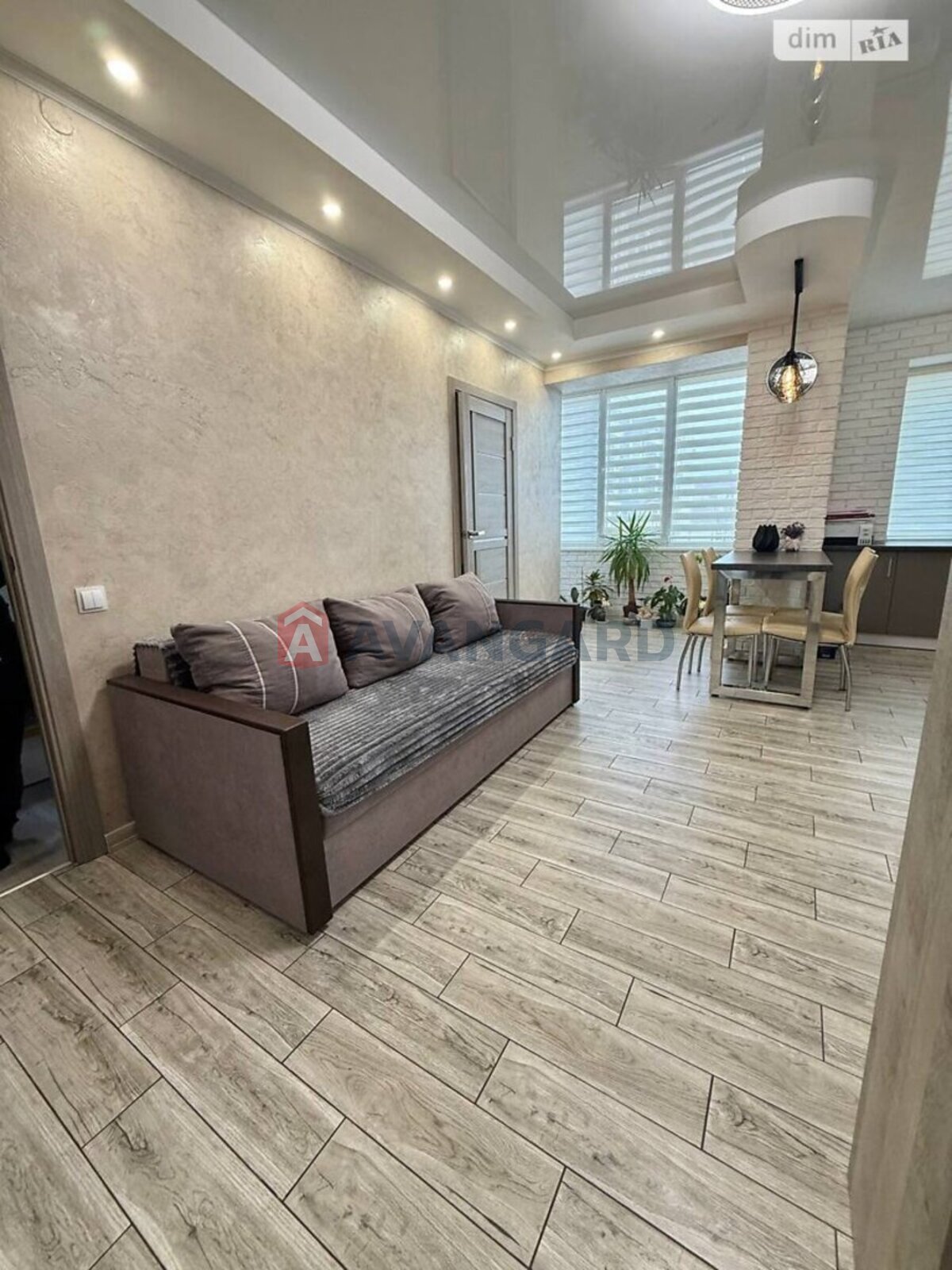 1 ��. ��������, 58/-/- ��. �., 7/10 ������ ���� 11