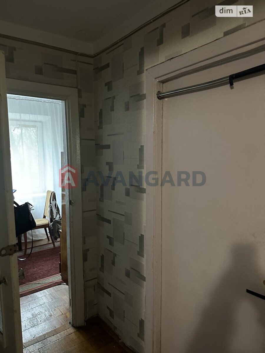 3 ��. ��������, 68/40/10 ��. �., 2/9 ������ ���� 3