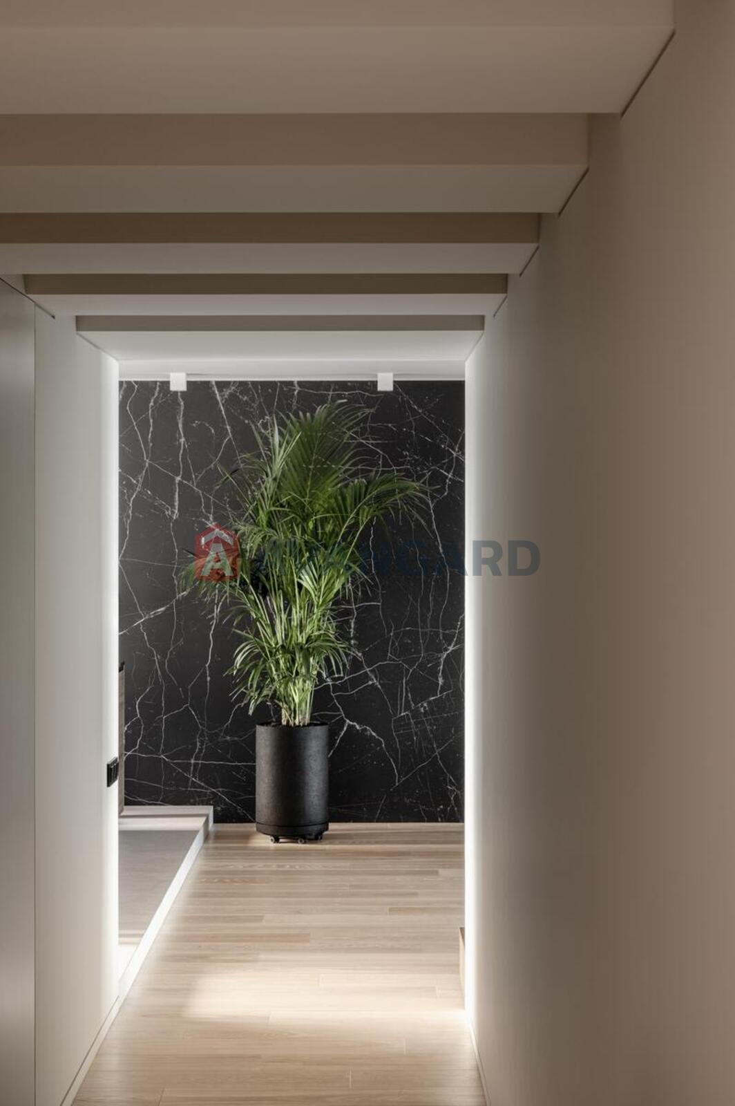 3 ��. ��������, 180/56/65 ��. �., 13/24 ������ ���� 8