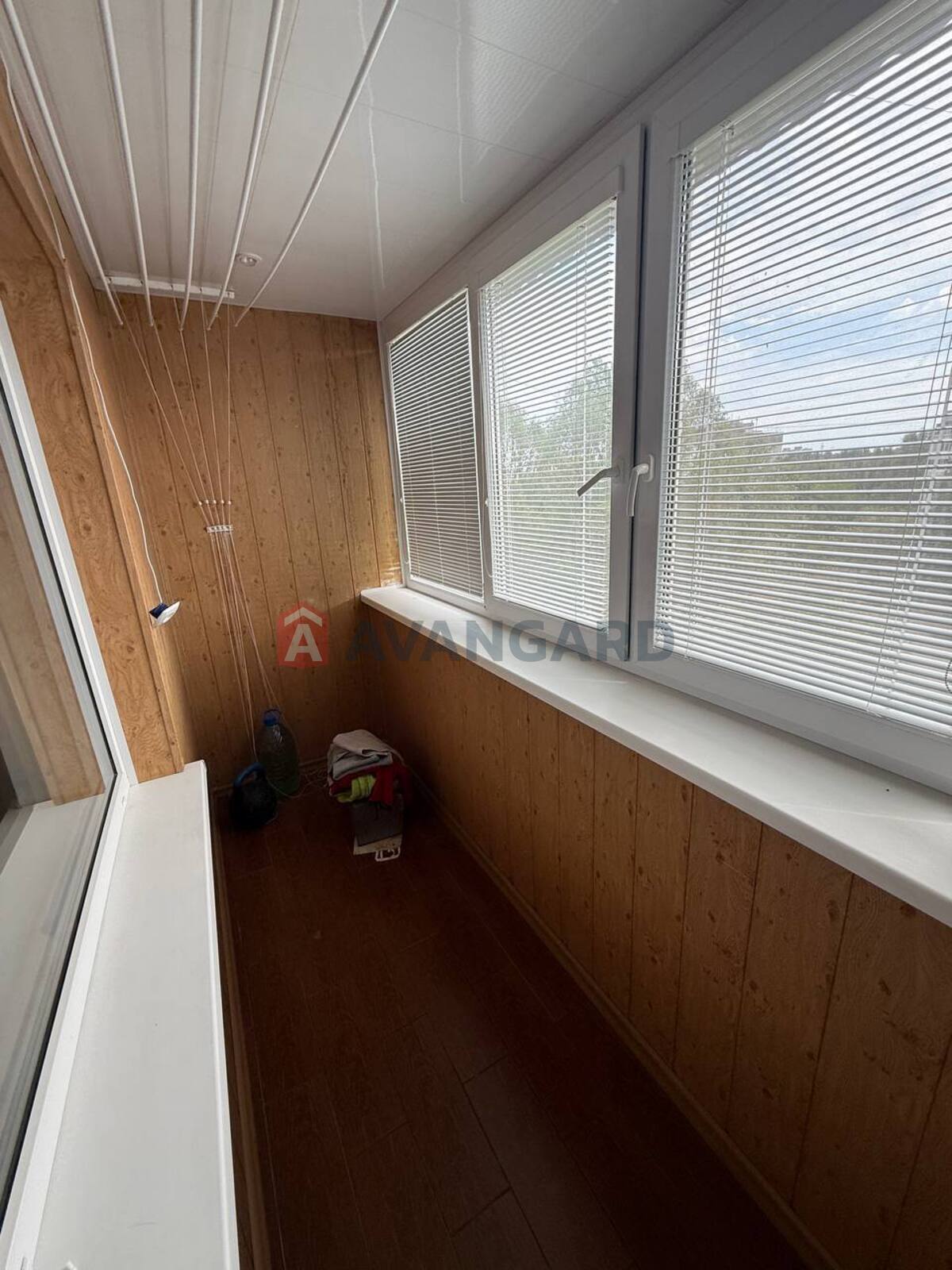 3 ����. ��������, 69/40/9 ��. �., 8/9 ���� ���� 3