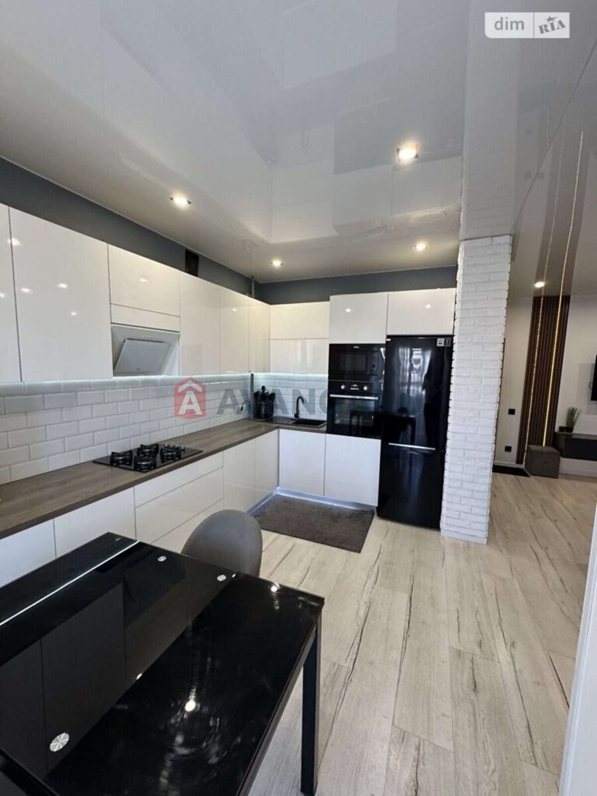 2 ��. ��������, 65/33/11 ��. �., 8/10 ������ ���� 12