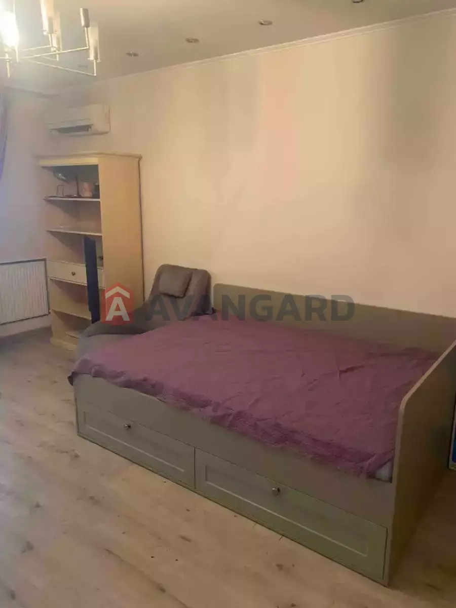 3 ����. ��������, 99/-/12 ��. �., 13/17 ���� ���� 25