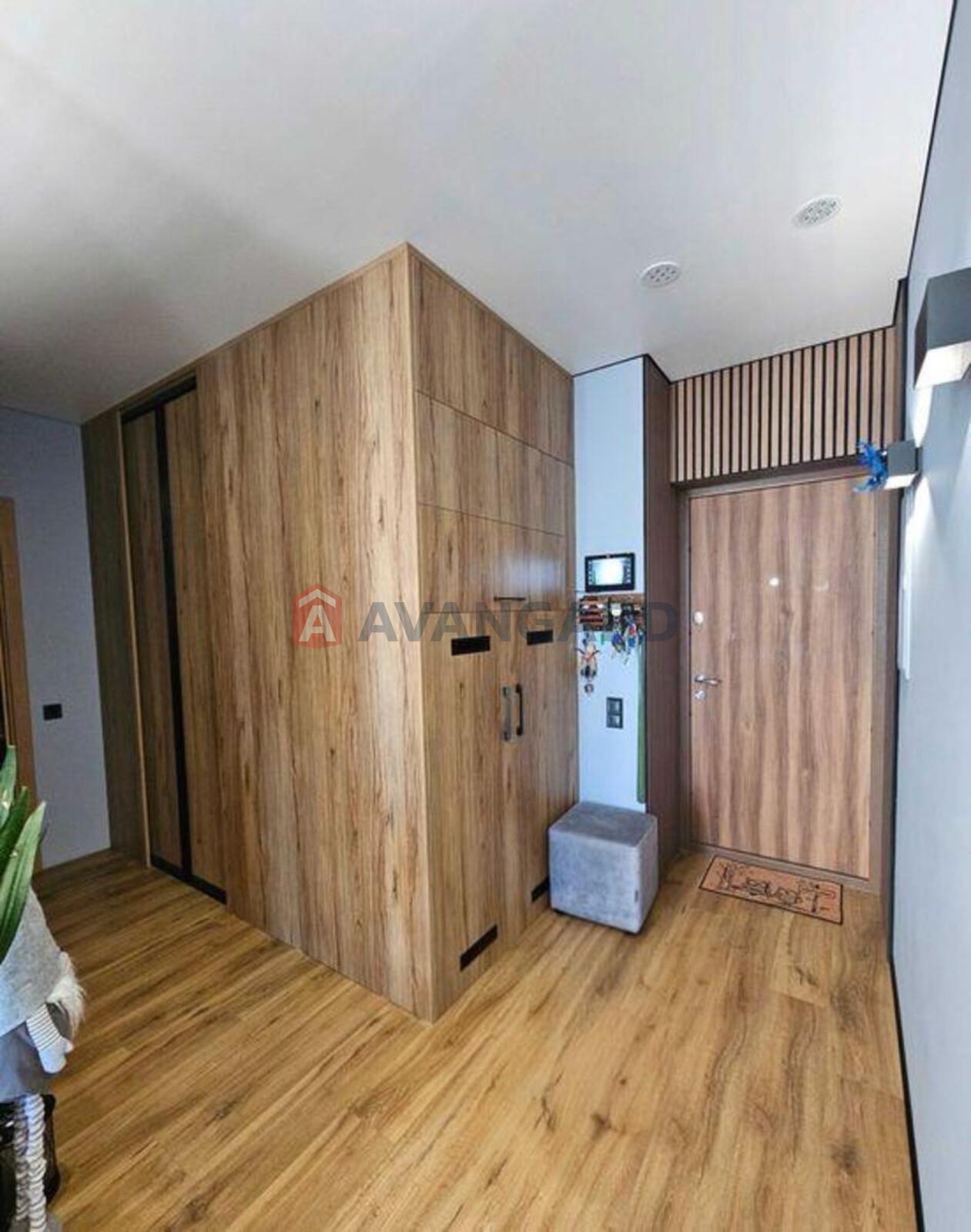 3 ����. ��������, 84/-/6 ��. �., 14/25 ���� ���� 4