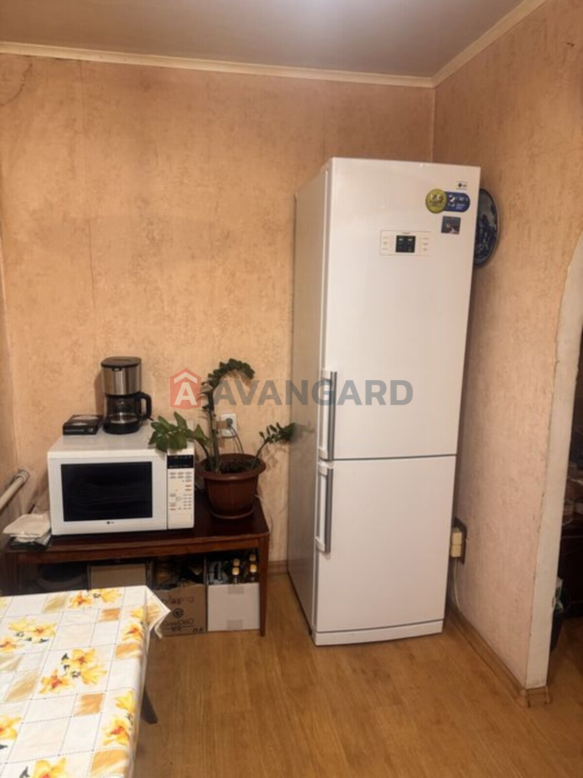 3 ��. ��������, 68/-/8 ��. �., 9/9 ������ ���� 3