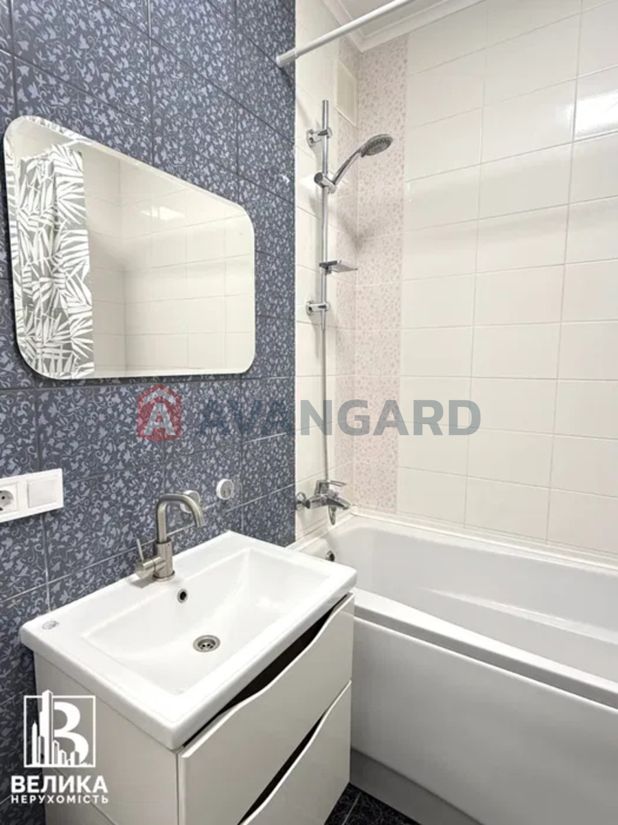 1 ��. ��������, 36/-/15 ��. �., 5/5 ������ ���� 10