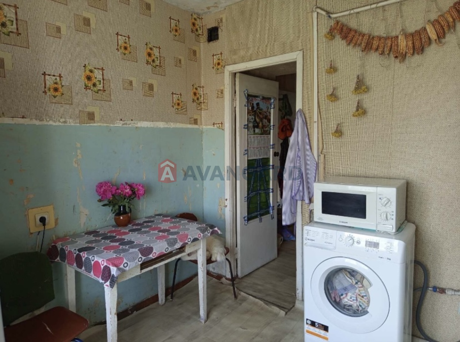 2 ��. ��������, 49/42/8 ��. �., 3/9 ������ ���� 6