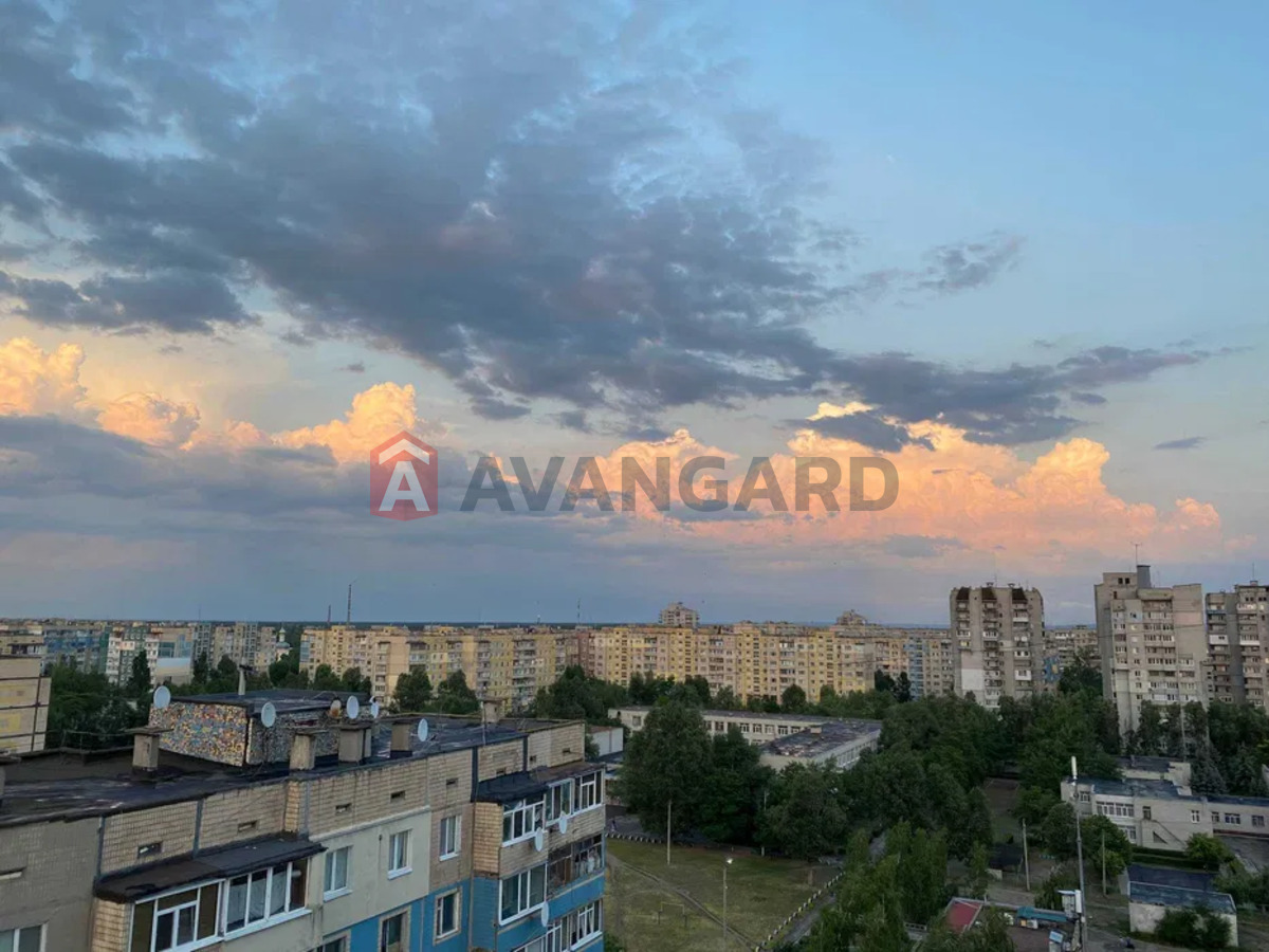 3 ����. ��������, 77/-/15 ��. �., 12/14 ���� ���� 1