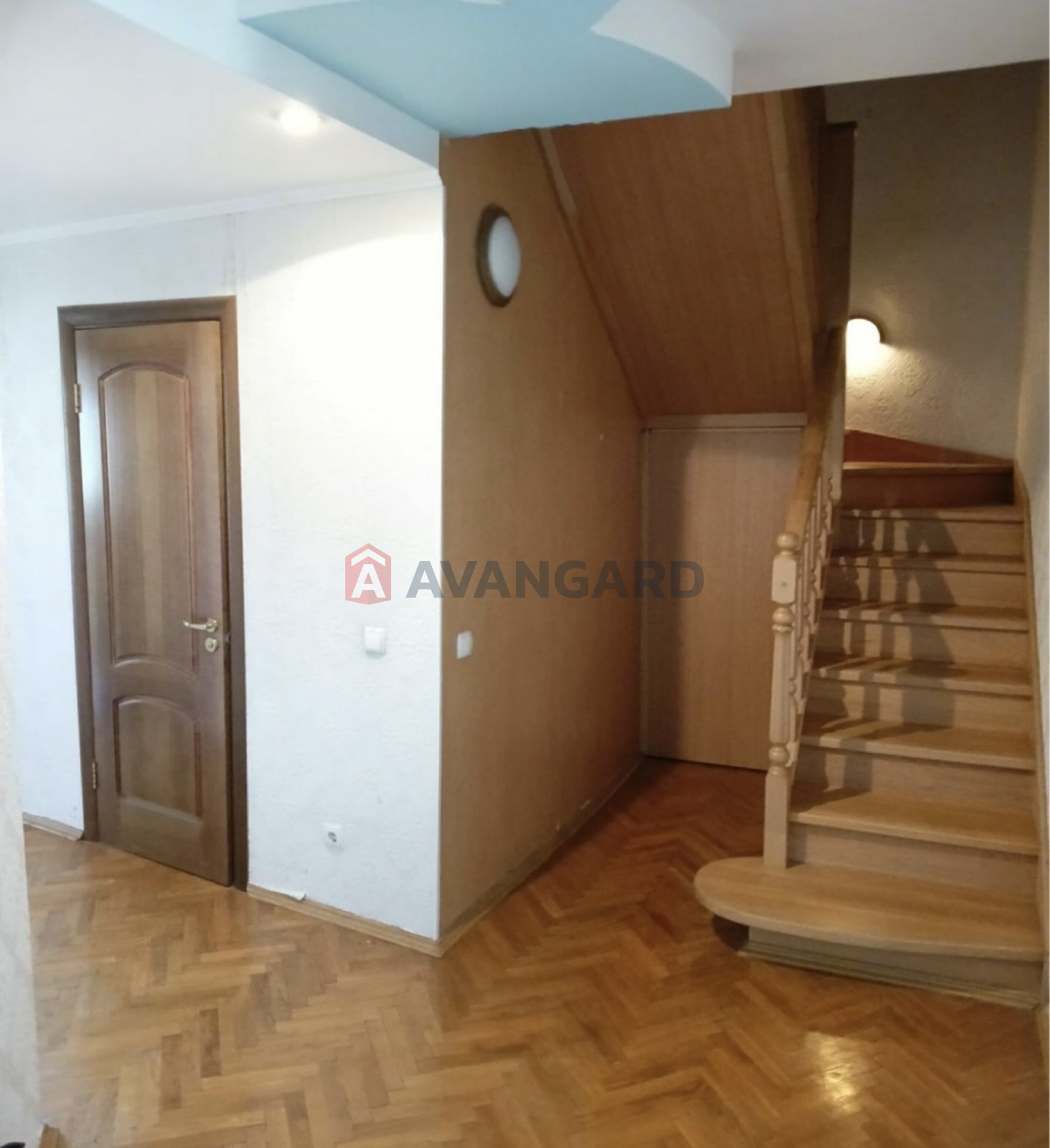 3 ����. ��������, 122/-/23 ��. �., 9/10 ���� ���� 13