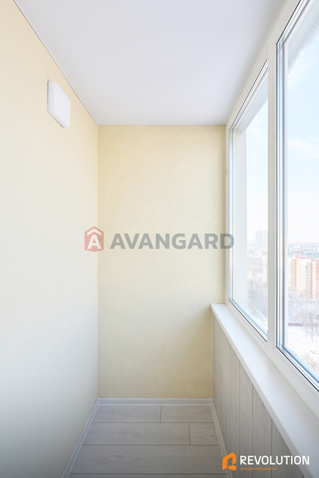 1 ��. ��������, 53/15/23 ��. �., 18/24 ������ ���� 4