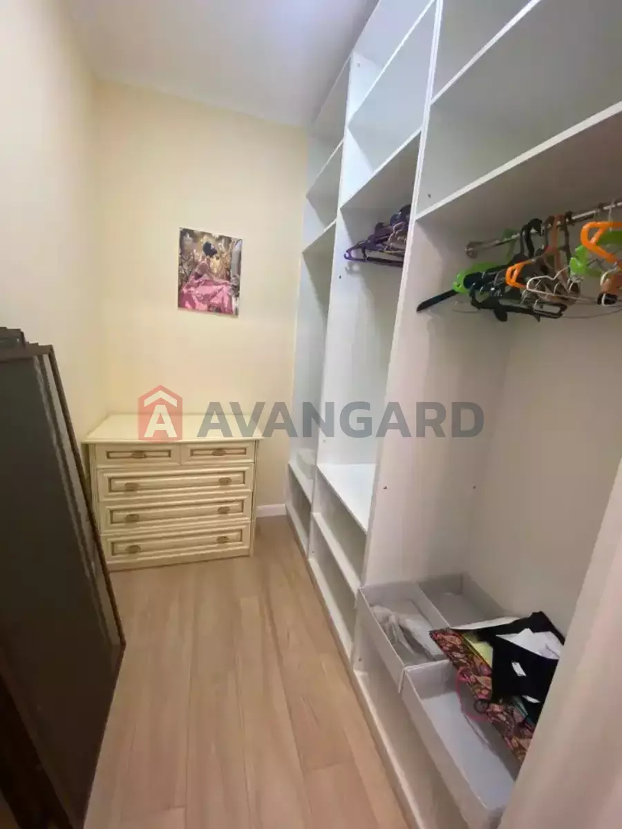 4 ��. ��������, 190/-/25 ��. �., 8/24 ������ ���� 13