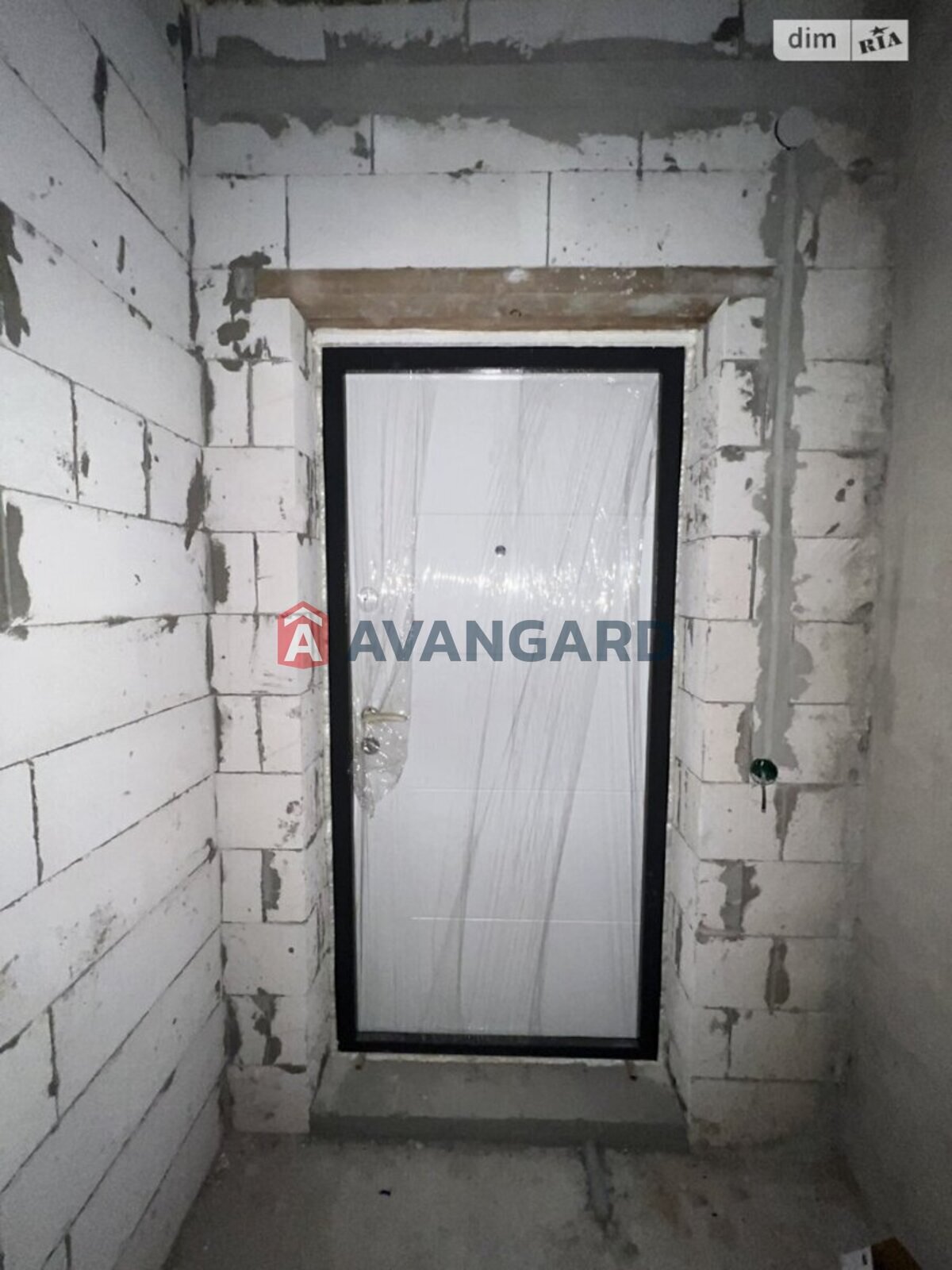 1 ��. ��������, 54/-/28 ��. �., 9/10 ������ ���� 10