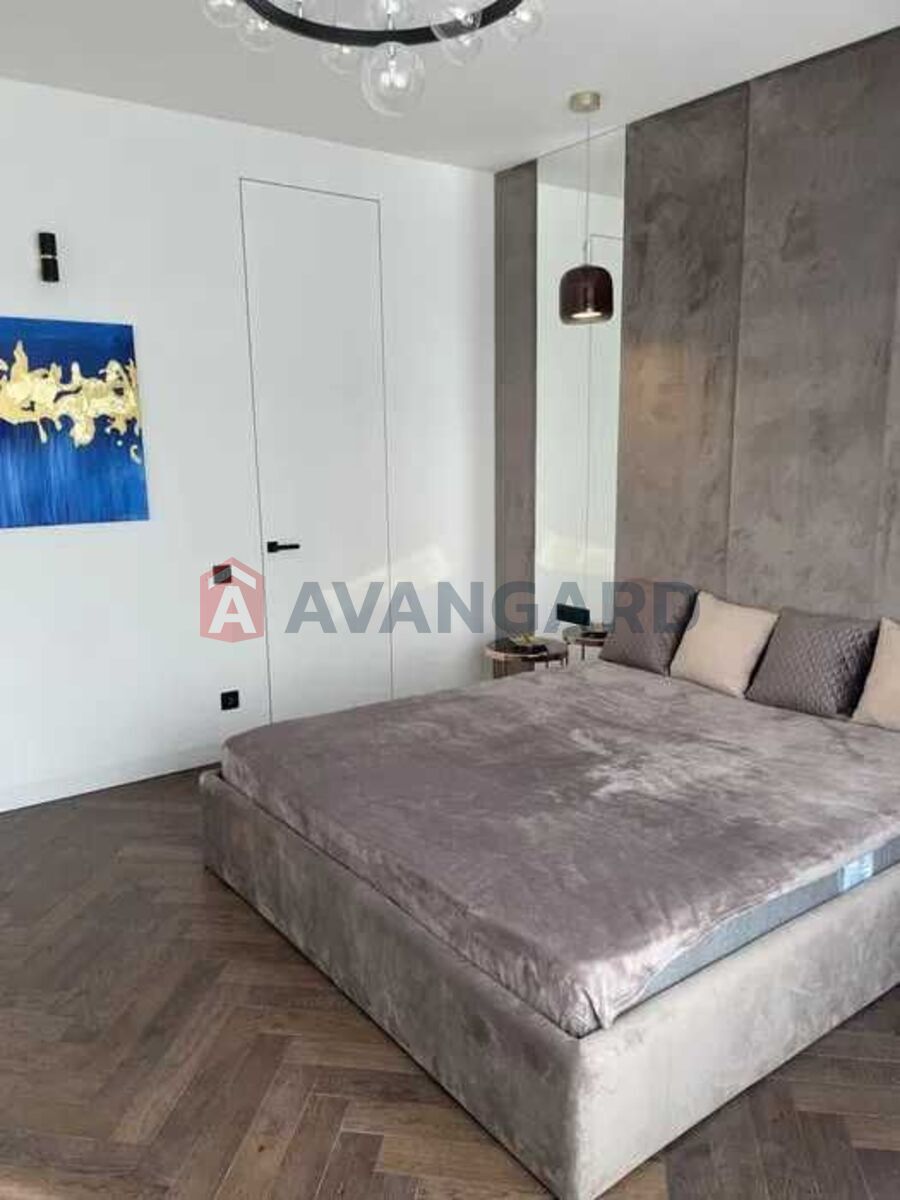 7 ����. ��������, 649/-/80 ��. �., 6/7 ���� ���� 8