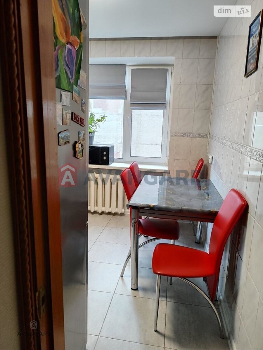 1 ��. ��������, 36/20/6 ��. �., 8/9 ������ ���� 8