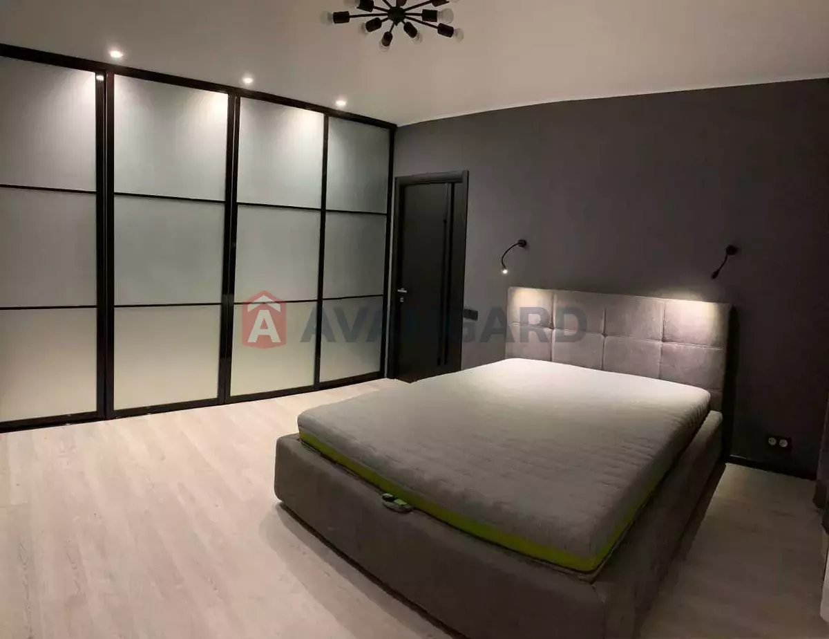 2 ��. ��������, 67/-/12 ��. �., 10/12 ������ ���� 3