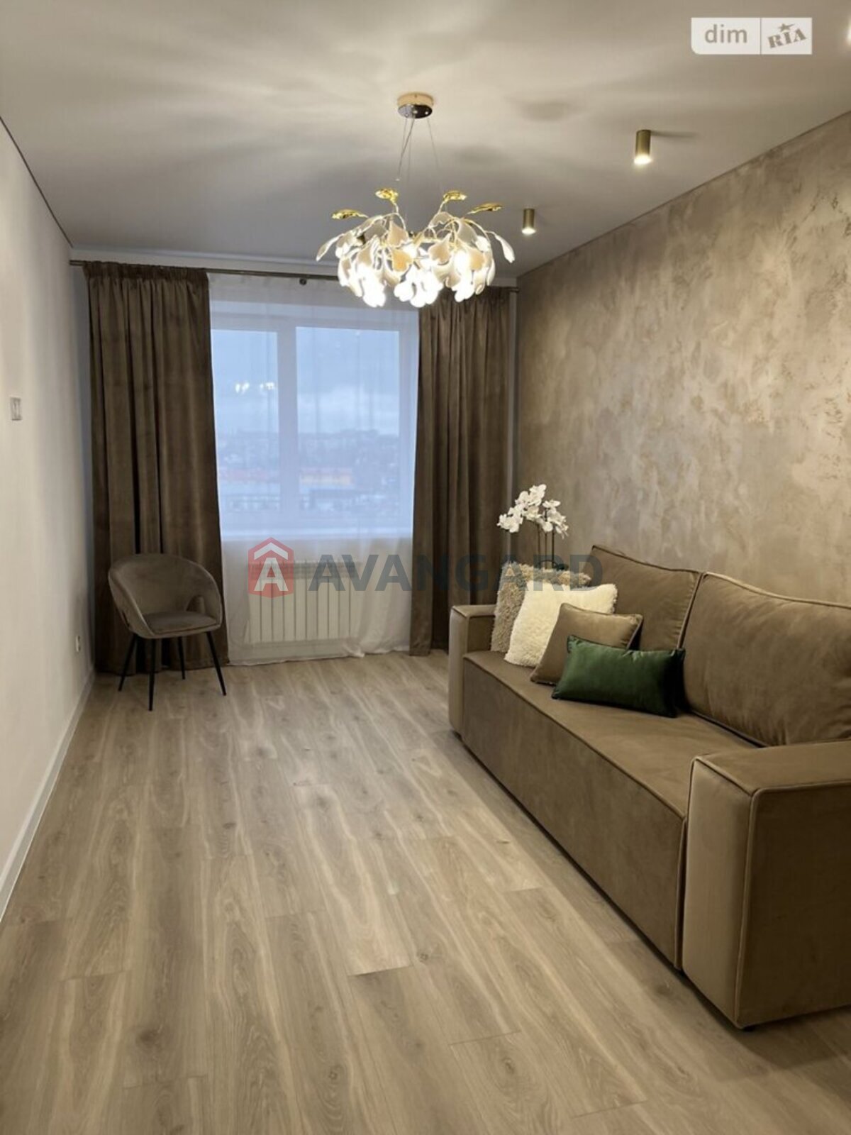 2 ����. ��������, 70/32/26 ��. �., 4/8 ���� ���� 14