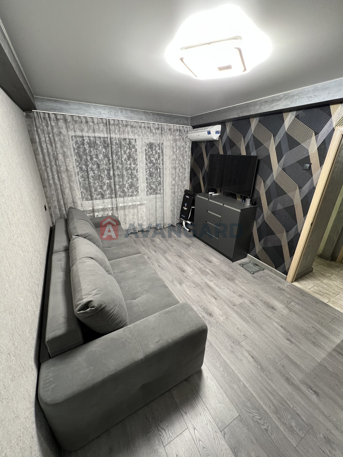 1 ����. ��������, 31,47/14,94/6,4 ��. �., 3/5 ���� ���� 7