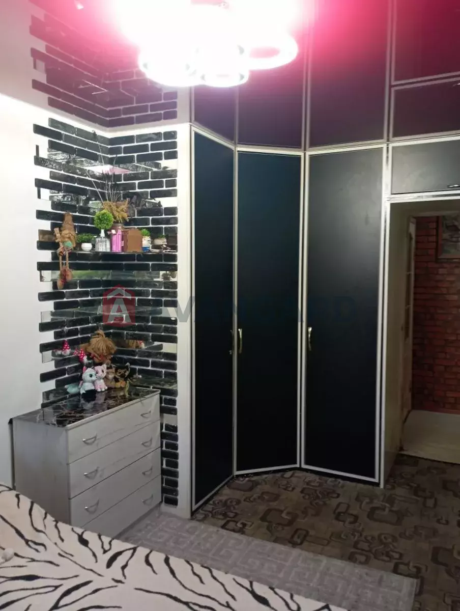 3 ��. ��������, 58/-/5 ��. �., 4/5 ������ ���� 4