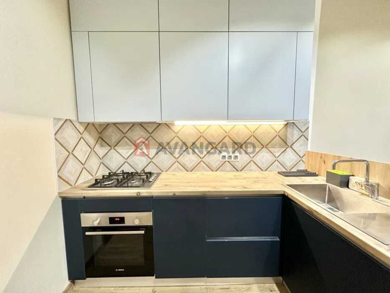 3 ����. ��������, 95/-/13 ��. �., 2/2 ���� ���� 7