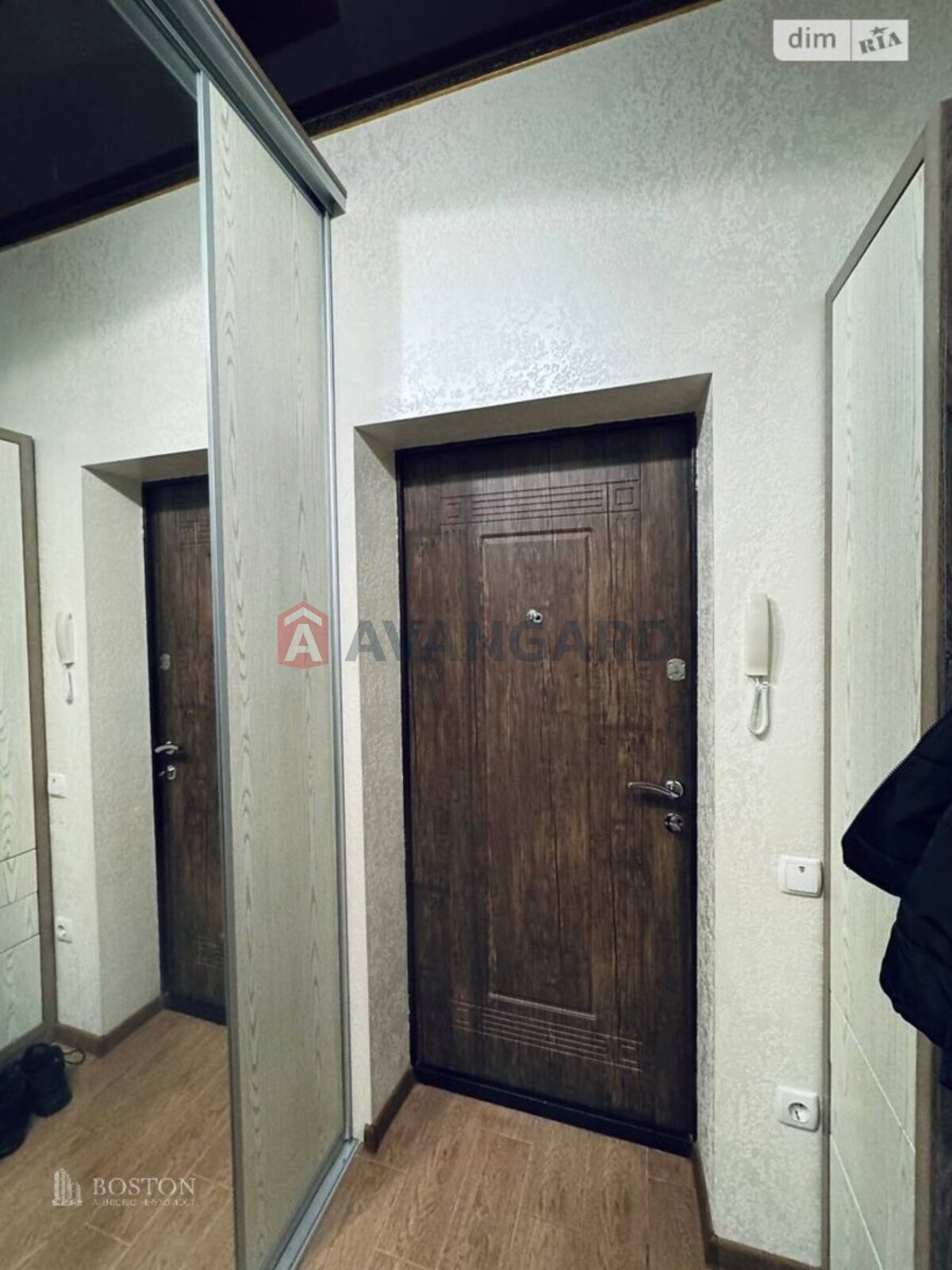 2 ��. ��������, 73/35/17 ��. �., 6/6 ������ ���� 10