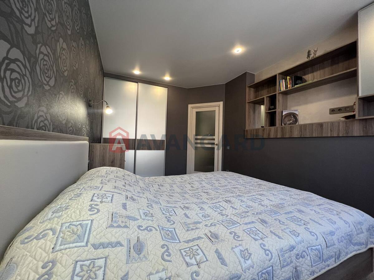 2 ��. ��������, 53/-/17 ��. �., 8/12 ������ ���� 9