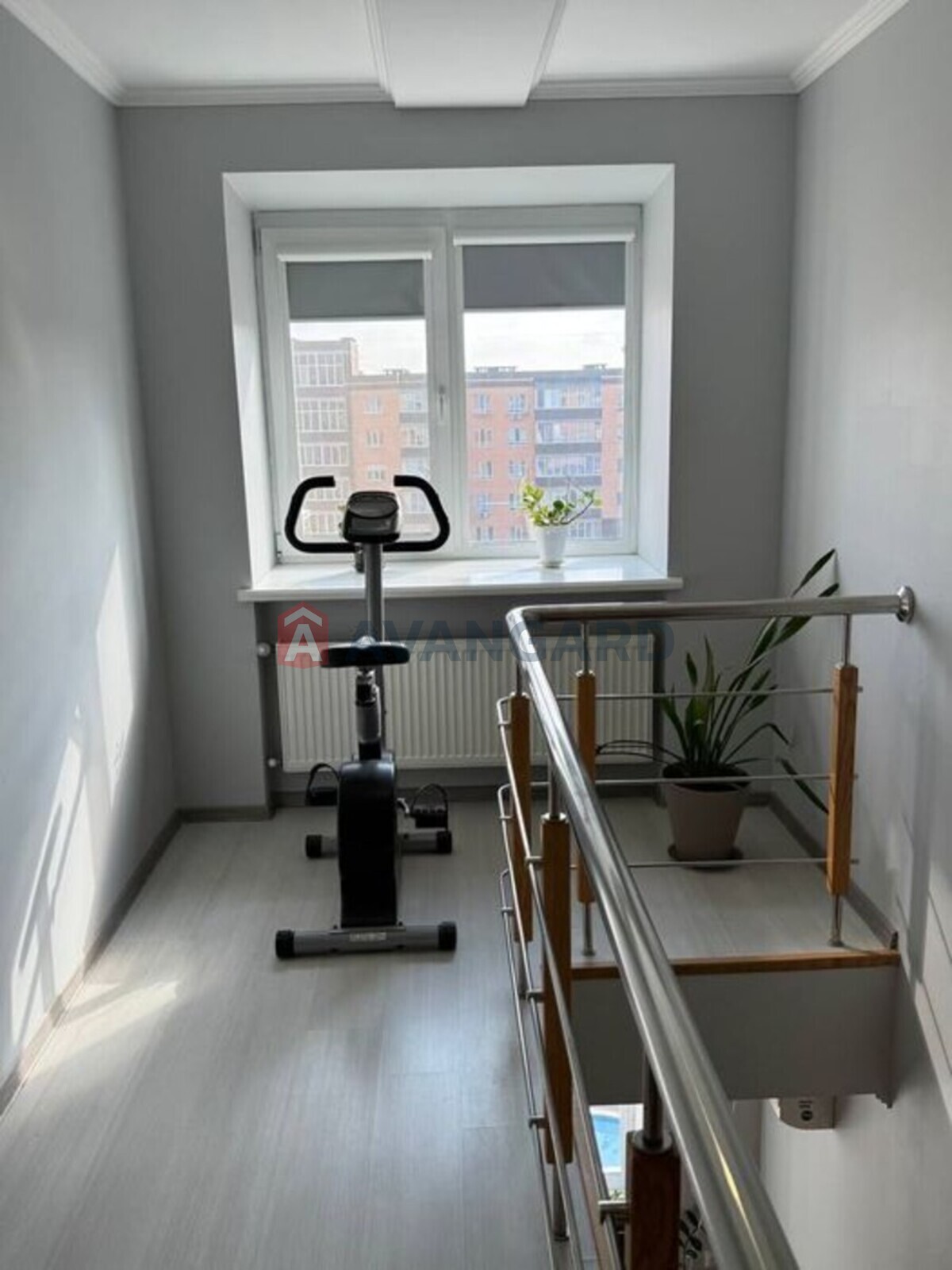 3 ��. ��������, 107/-/36 ��. �., 9/11 ������ ���� 8